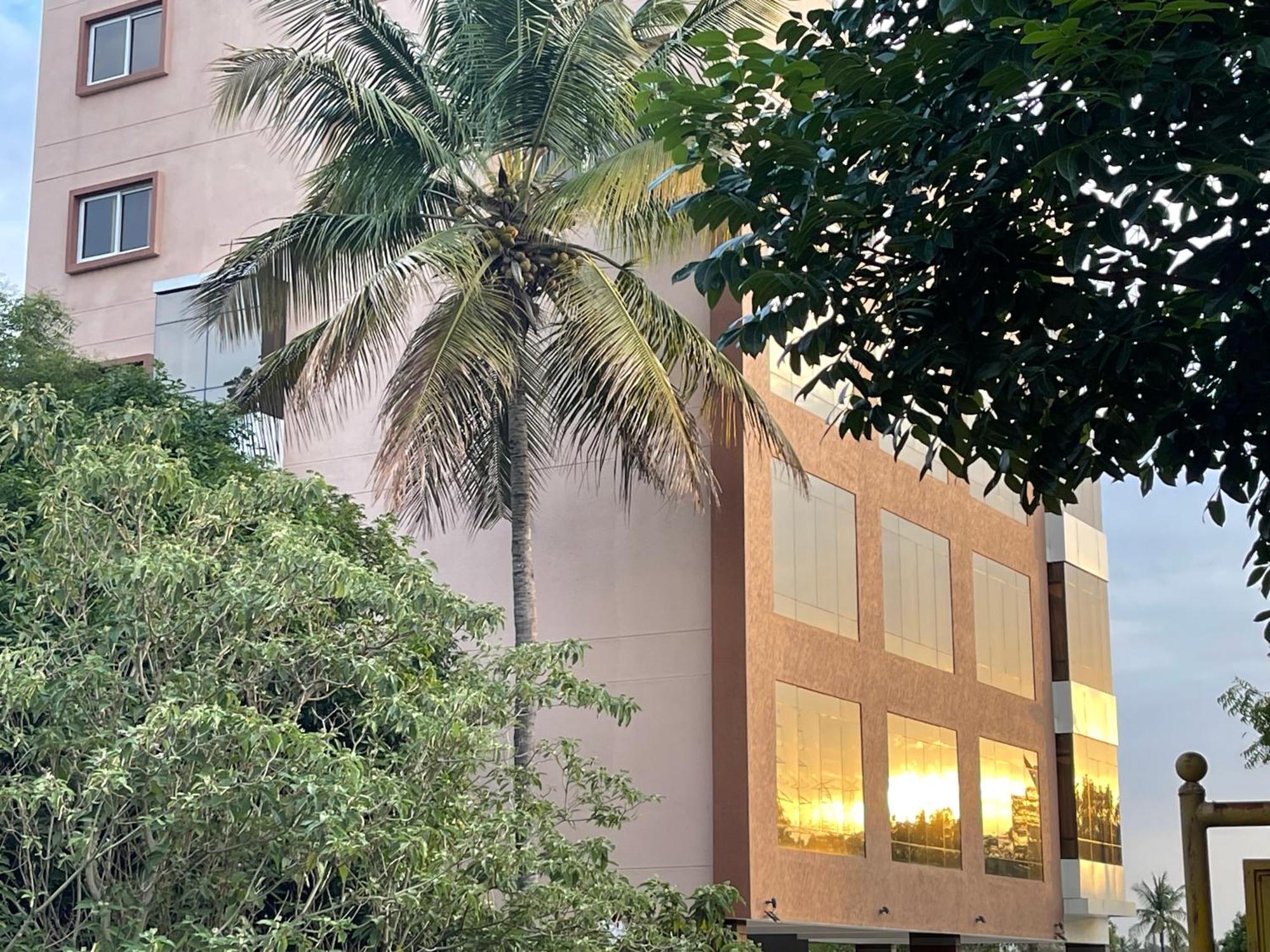 Hotel Aashraya Dod Jala Exterior foto